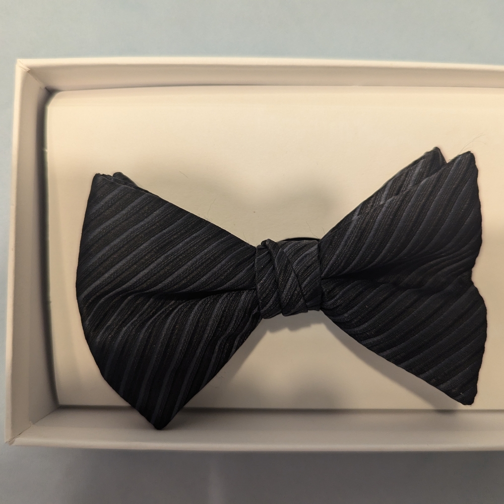 Calvin Klein Elegant Black Striped Bow Tie